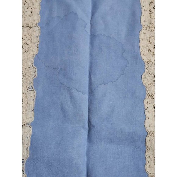 Vintage Blue Ecru Lace Tablecloth*Oversized Tablecloth - Picture 9 of 10